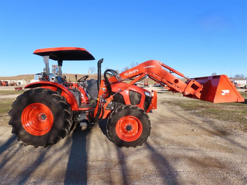 2021 Kubota M5091D MFWD Utility Tractor