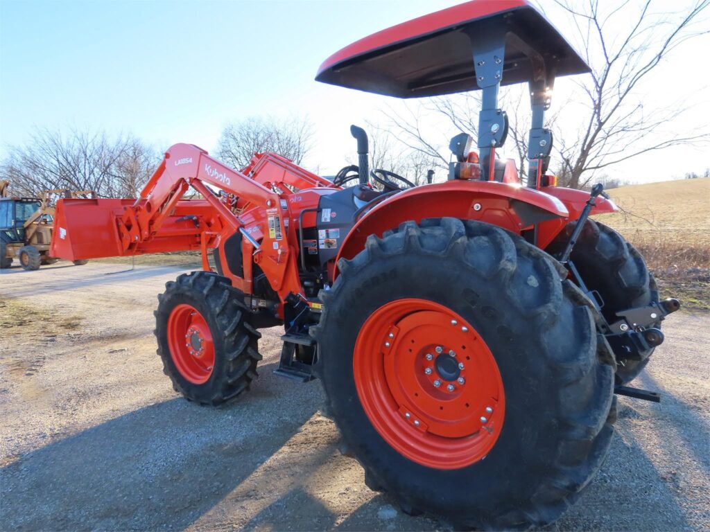 2021 Kubota M5091D MFWD Utility Tractor