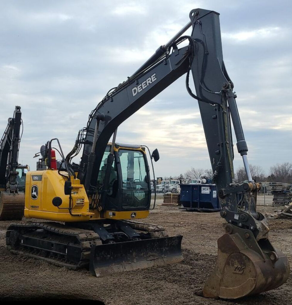 2022 John Deere 135G