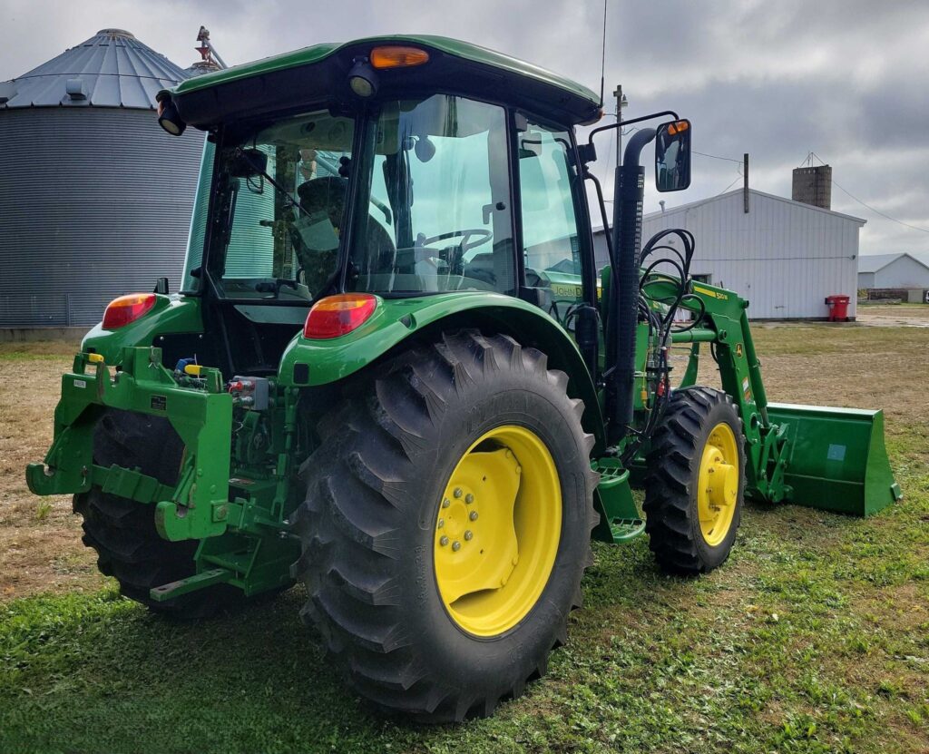 2015 John Deere 5075E MFWD